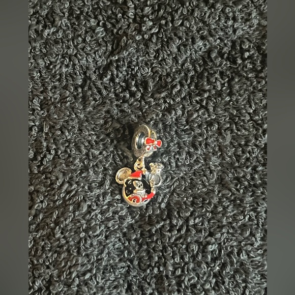 New Pandora Disney Parks 2023 Christmas Mickey Charm - Picture 1 of 1